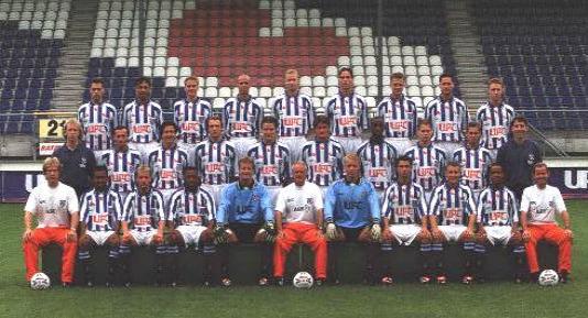 De selectie van sc Heerenveen seizoen 2000-2001.